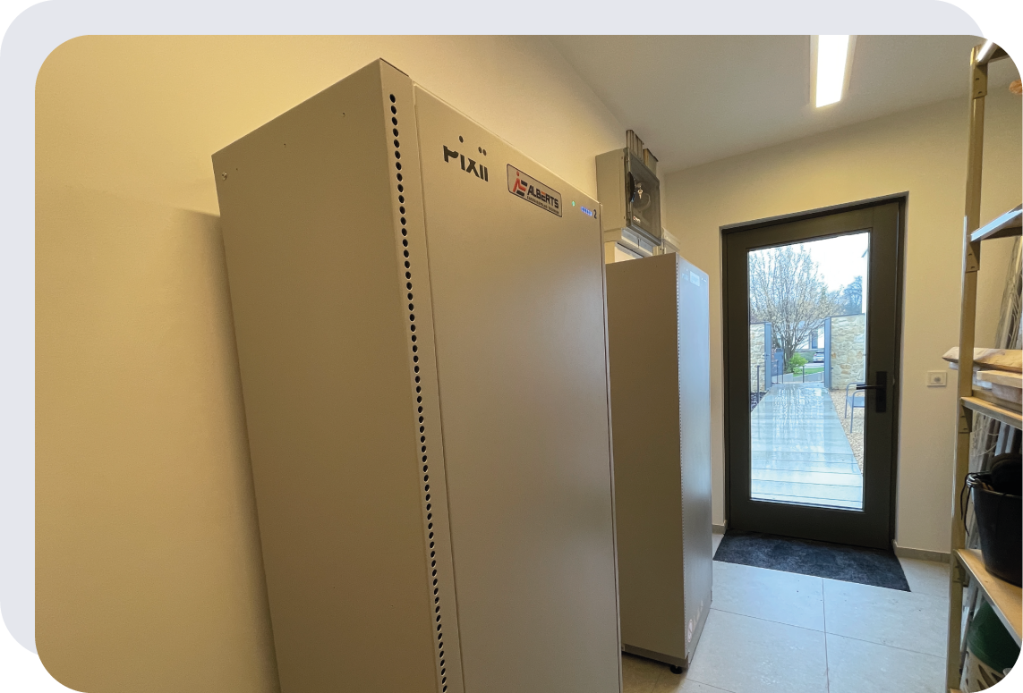 2 pixii homes in een EOS ruimte