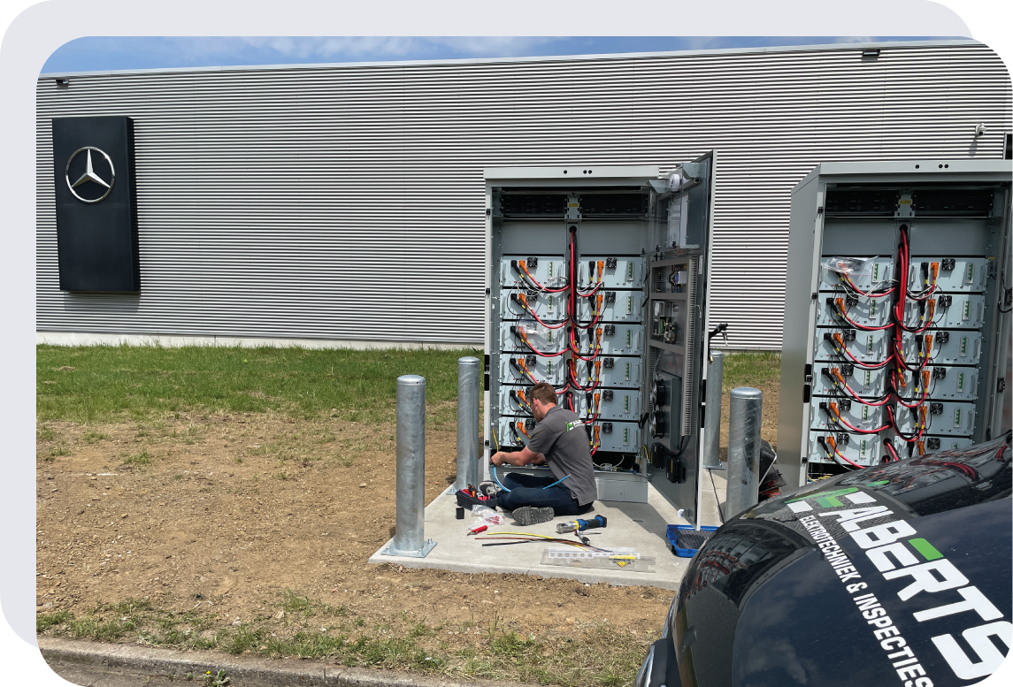 Pixii energieopslag systeem waar aan gewerkt wordt bij Smeets Mercedes Benz Heerlen